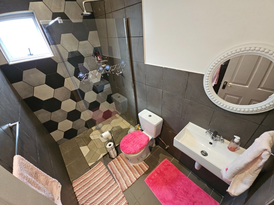 3 Bedroom Property for Sale in Wynberg Western Cape